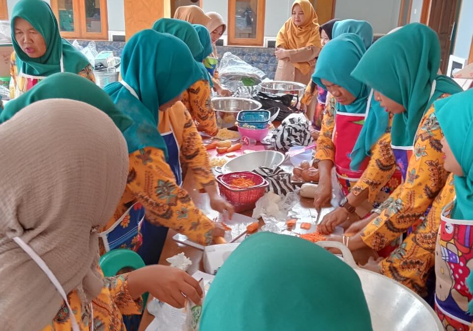 Pemerintah Desa Ciwuni Adakan Pelatihan Tata Boga untuk Ibu-Ibu Kader