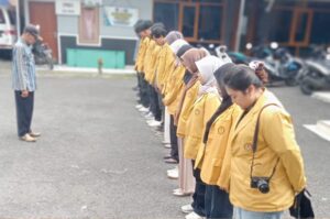 Penyambutan Mahasiswa Melalui Apel Pagi di Desa Ciwuni