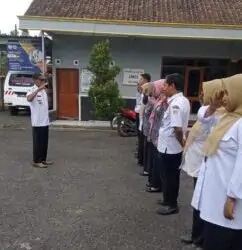 Pesan Kepala Desa Ciwuni dalam Apel Pagi