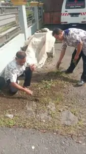 Kerja Bakti di Desa Ciwuni dalam Rangka World Cleanup Day 2025