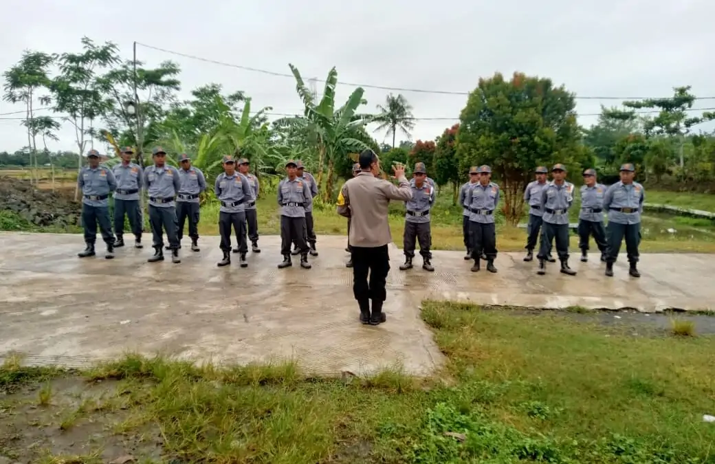 Pemdes Ciwuni Adakan Kegiatan Penguatan dan Peningkatan Kapasitas Tenaga Keamanan LINMAS